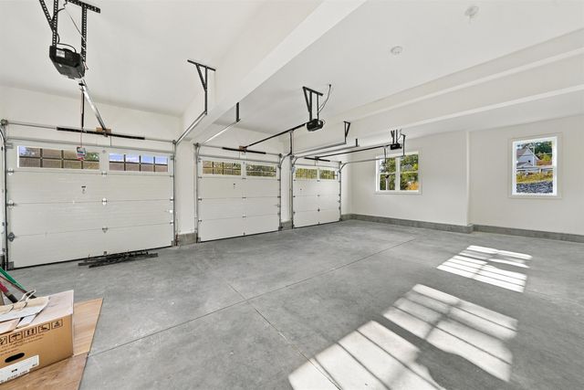 24 Indian Rock Road, Bedford, NH 03110