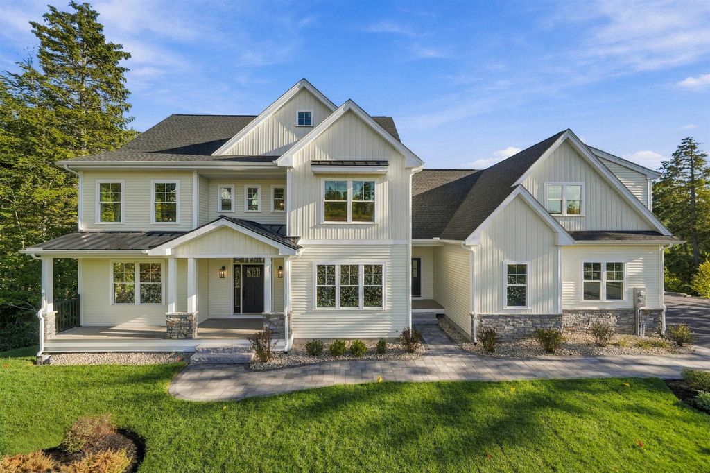 24 Indian Rock Road, Bedford, NH 03110