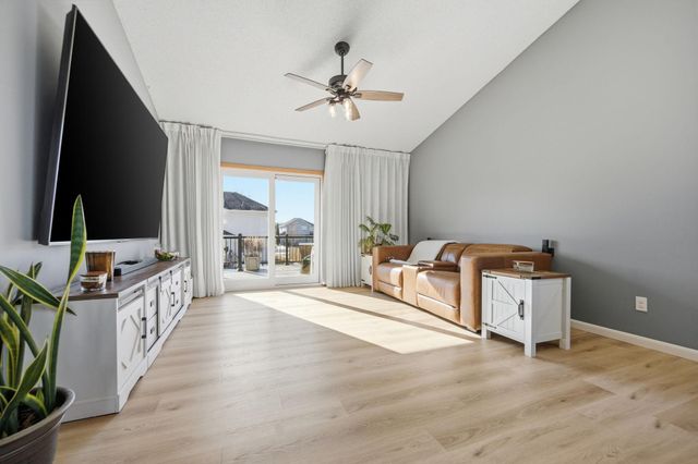 236 Ardennes Avenue E, Shakopee, MN 55379