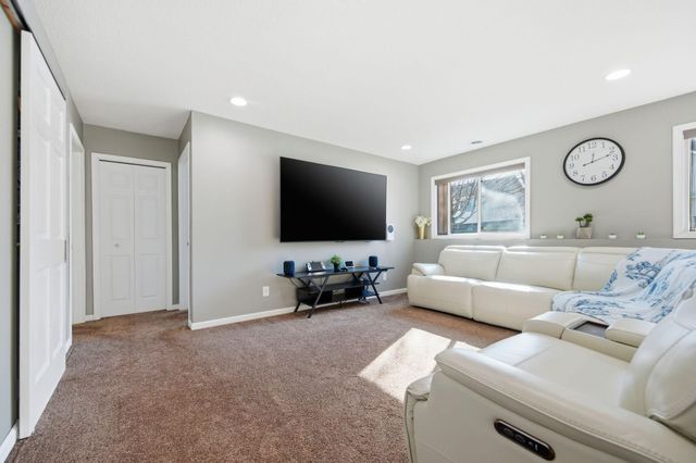 236 Ardennes Avenue E, Shakopee, MN 55379