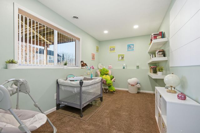 236 Ardennes Avenue E, Shakopee, MN 55379