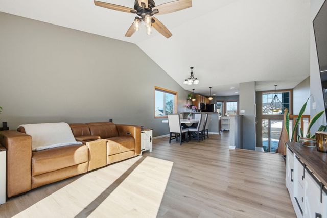 236 Ardennes Avenue E, Shakopee, MN 55379