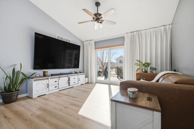 236 Ardennes Avenue E, Shakopee, MN 55379