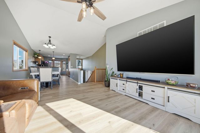 236 Ardennes Avenue E, Shakopee, MN 55379