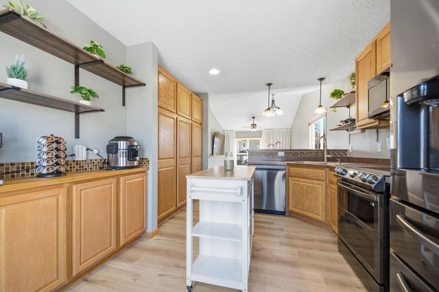 236 Ardennes Avenue E, Shakopee, MN 55379