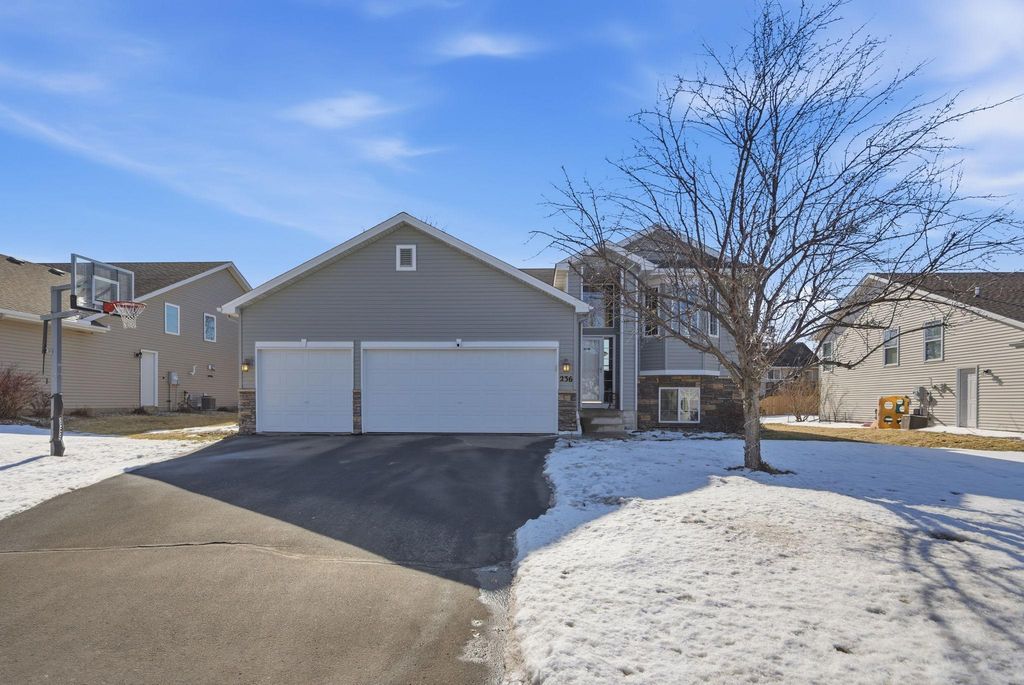 236 Ardennes Avenue E, Shakopee, MN 55379