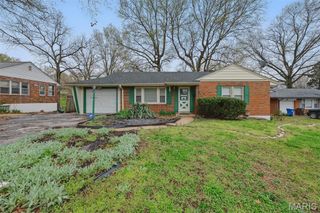 812 Uplynn, St Louis, MO 63135