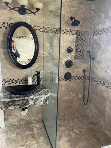 7 Motor Lane, Old Bethpage, NY 11804