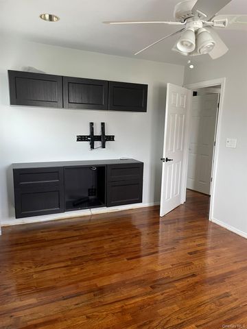 7 Motor Lane, Old Bethpage, NY 11804