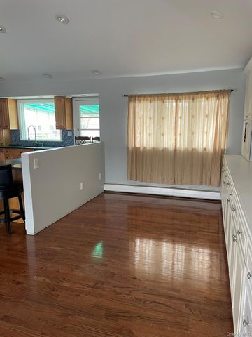 7 Motor Lane, Old Bethpage, NY 11804