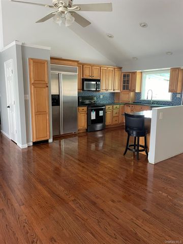 7 Motor Lane, Old Bethpage, NY 11804
