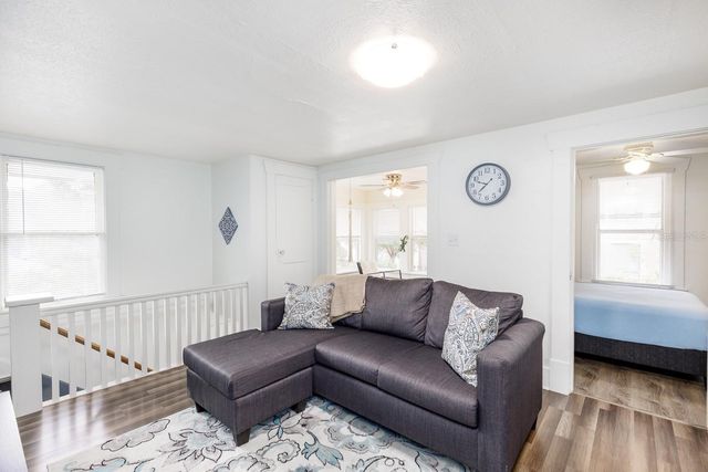 1043 7TH AVENUE N, St Petersburg, FL 33705