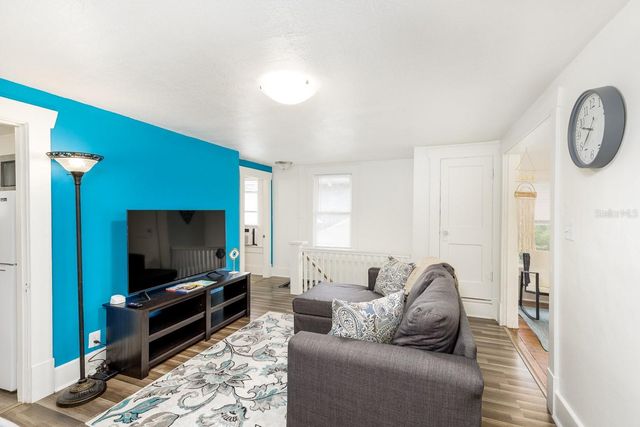 1043 7TH AVENUE N, St Petersburg, FL 33705