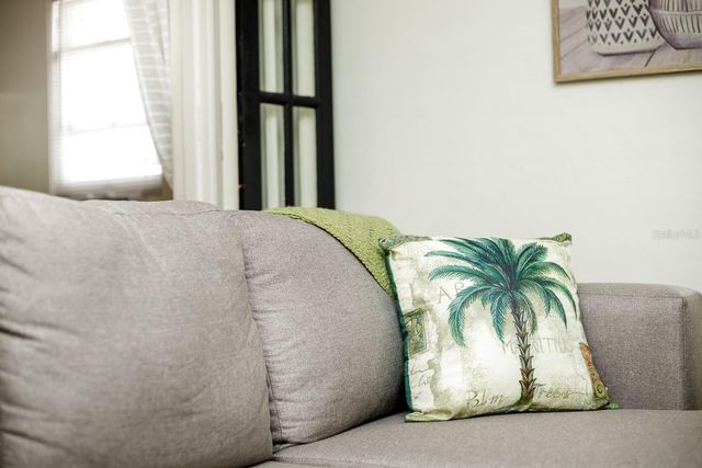 1043 7TH AVENUE N, St Petersburg, FL 33705