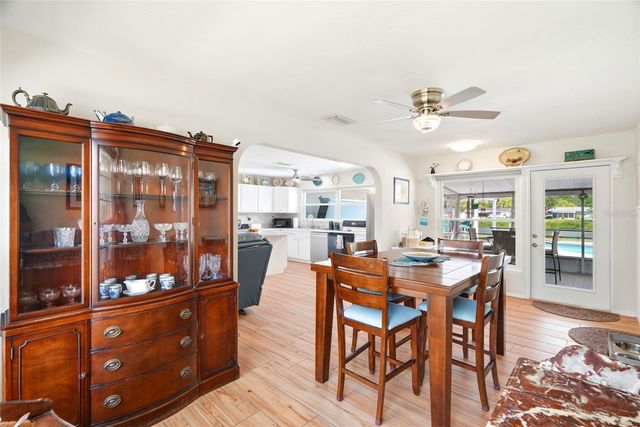 4822 60TH WAY N, Kenneth City, FL 33709