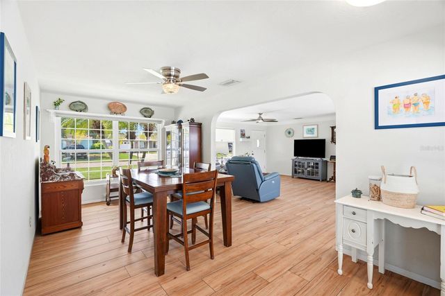 4822 60TH WAY N, Kenneth City, FL 33709