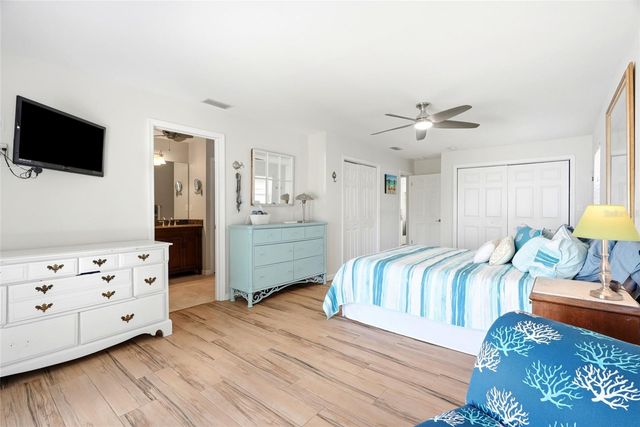 4822 60TH WAY N, Kenneth City, FL 33709
