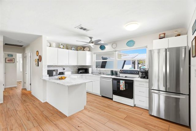 4822 60TH WAY N, Kenneth City, FL 33709