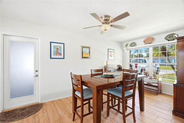 4822 60TH WAY N, Kenneth City, FL 33709