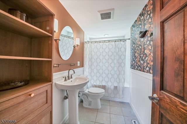 119 E Springtown Rd, Washington Twp., NJ 07853