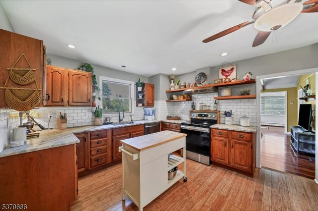 119 E Springtown Rd, Washington Twp., NJ 07853