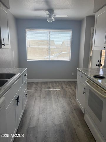 10102 N 97TH Drive A, Peoria, AZ 85345