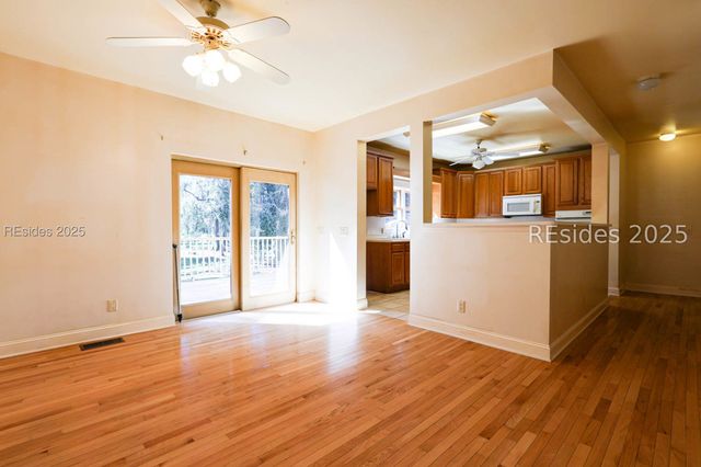 700 Oakwood Dr, Hardeeville, SC 29927