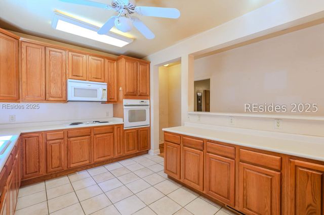 700 Oakwood Dr, Hardeeville, SC 29927