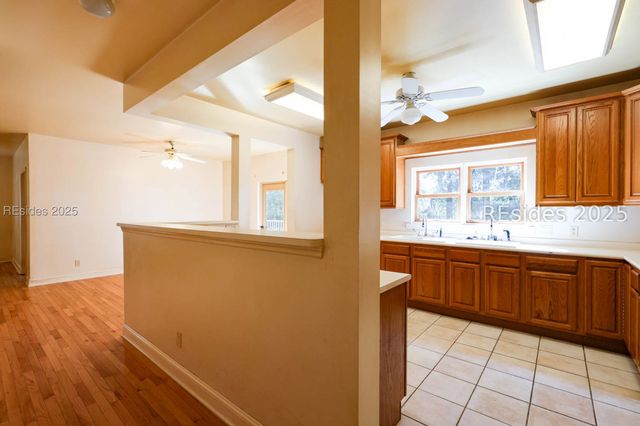 700 Oakwood Dr, Hardeeville, SC 29927