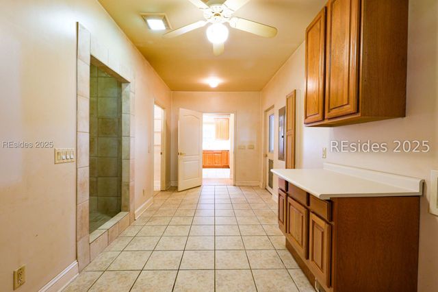 700 Oakwood Dr, Hardeeville, SC 29927