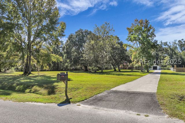 700 Oakwood Dr, Hardeeville, SC 29927