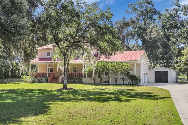 700 Oakwood Dr, Hardeeville, SC 29927