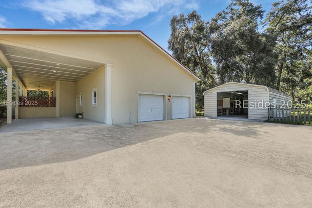 700 Oakwood Dr, Hardeeville, SC 29927