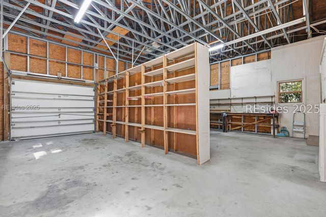 700 Oakwood Dr, Hardeeville, SC 29927