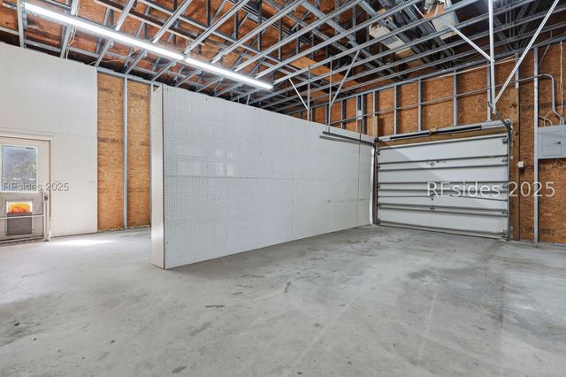 700 Oakwood Dr, Hardeeville, SC 29927