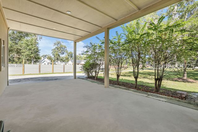 700 Oakwood Dr, Hardeeville, SC 29927