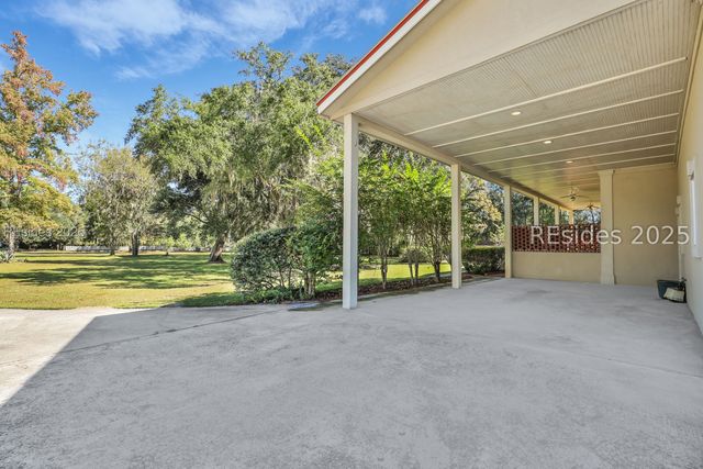 700 Oakwood Dr, Hardeeville, SC 29927