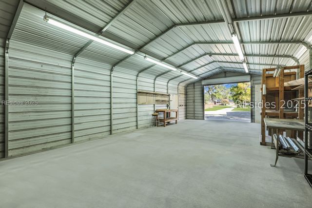 700 Oakwood Dr, Hardeeville, SC 29927