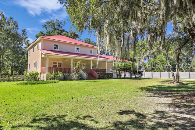 700 Oakwood Dr, Hardeeville, SC 29927