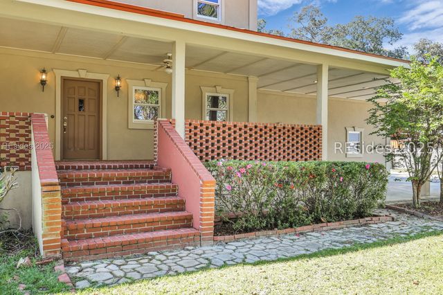 700 Oakwood Dr, Hardeeville, SC 29927