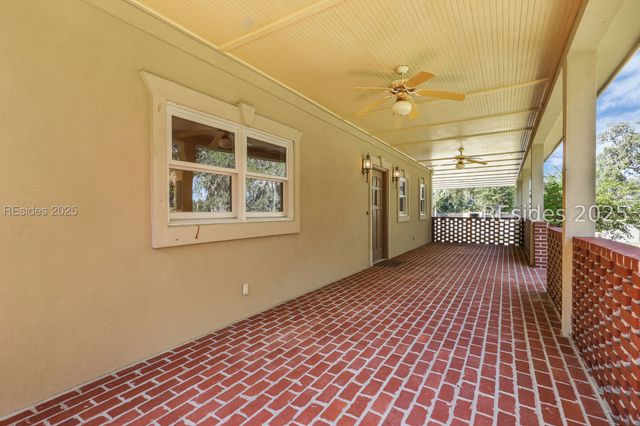 700 Oakwood Dr, Hardeeville, SC 29927