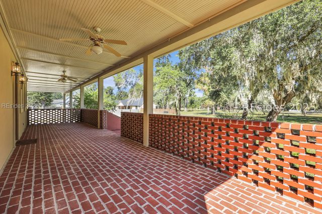 700 Oakwood Dr, Hardeeville, SC 29927