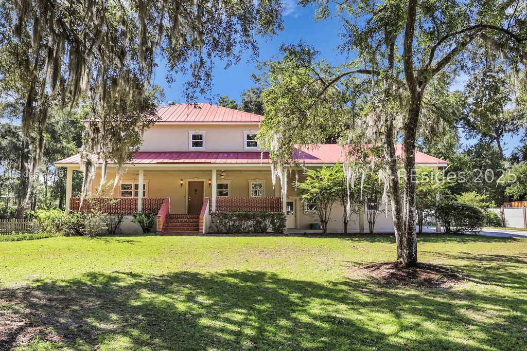 700 Oakwood Dr, Hardeeville, SC 29927