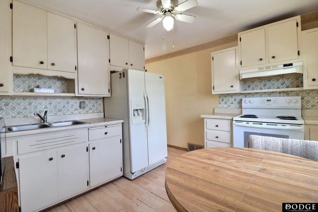 1749 Old 8 Highway, Fremont, NE 68025