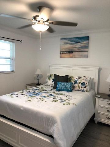 2600 SE Ocean Boulevard Q8, Stuart, FL 34996