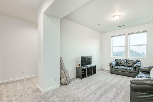 849 Livio Way, Madera, CA 93636