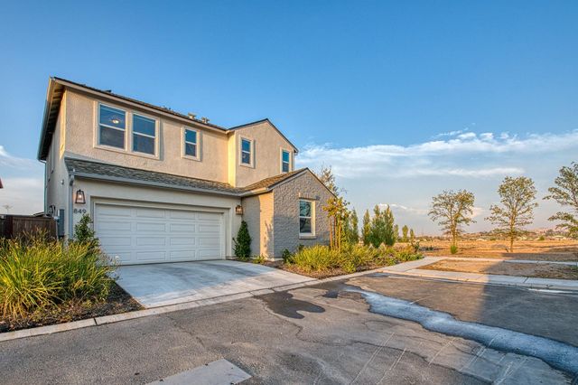 849 Livio Way, Madera, CA 93636