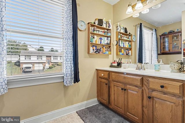 336 BRAEBURN DR, Etters, PA 17319