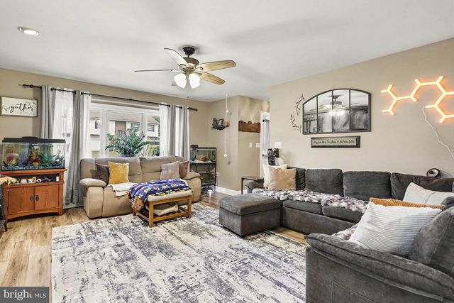 336 BRAEBURN DR, Etters, PA 17319