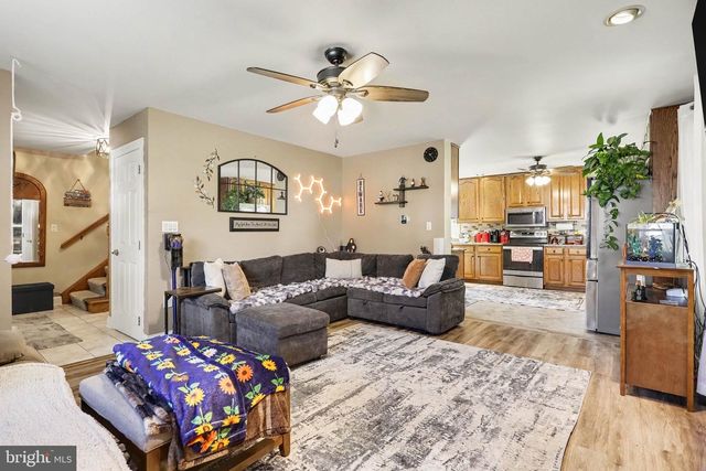 336 BRAEBURN DR, Etters, PA 17319